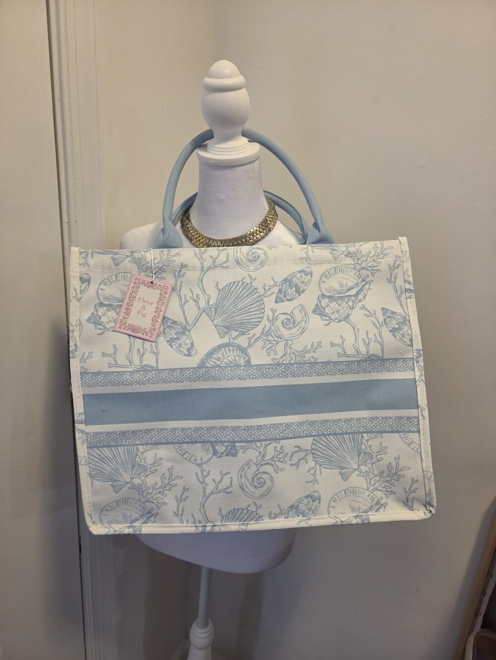 FLEUR & FIG NWT LARGE BLUE FLORAL TOILE TOTE ***PRICE FIRM